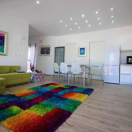 Boutique Nirvana 2, Proboj 25 Apartamento