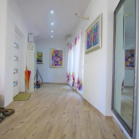 Boutique Nirvana 2, Proboj 25