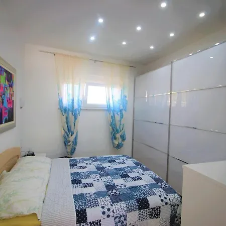 Boutique Nirvana 2, Proboj 25 Košljun