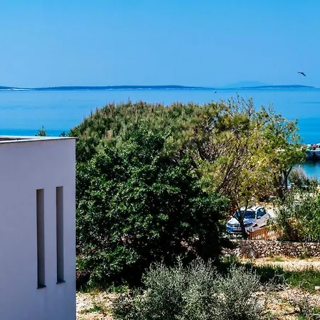 Boutique Nirvana 2, Proboj 25 * Košljun