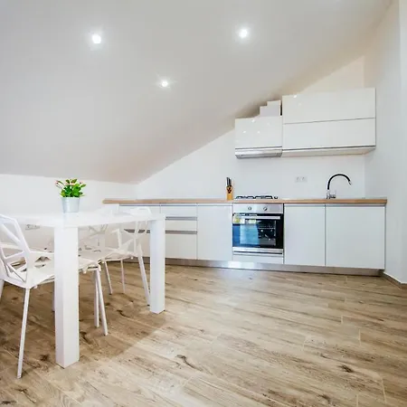 Boutique Nirvana 2, Proboj 25