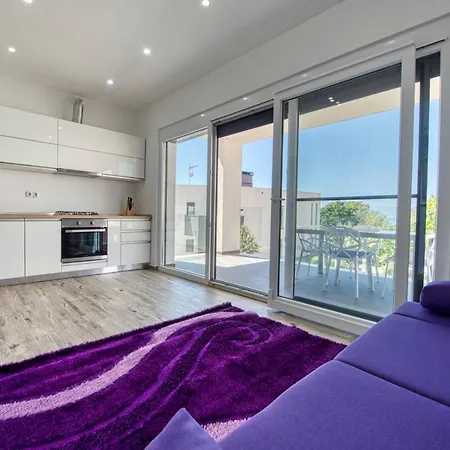 Apartamento Boutique Nirvana 2, Proboj 25 *