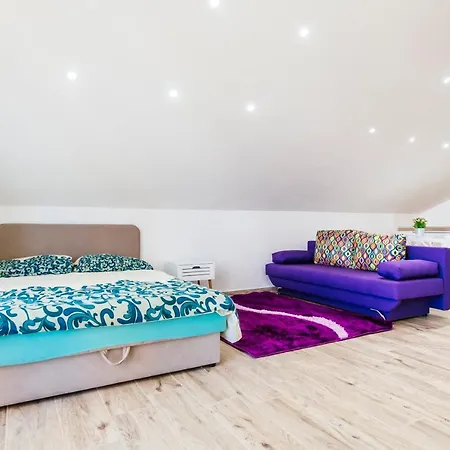 Boutique Nirvana 2, Proboj 25 * Košljun