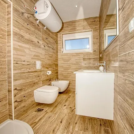 Boutique Nirvana 2, Proboj 25 Apartamento *