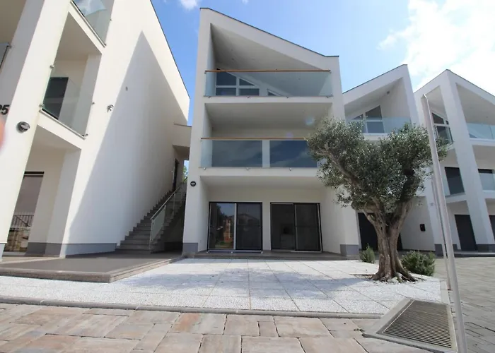 Boutique Nirvana 2, Proboj 25 * Košljun