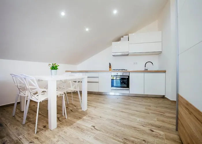 Boutique Nirvana 2, Proboj 25