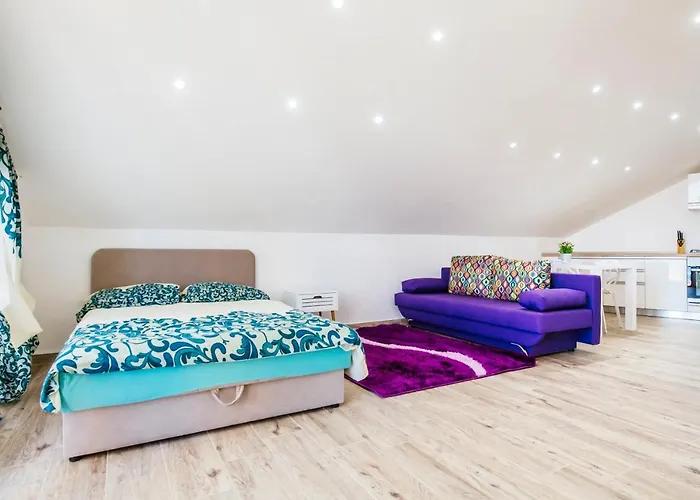 Boutique Nirvana 2, Proboj 25 * Kosljun