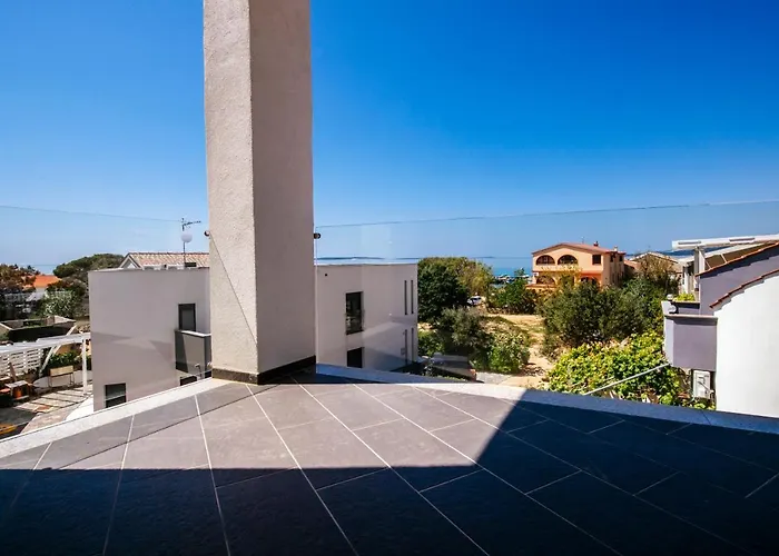 Boutique Nirvana 2, Proboj 25 Košljun